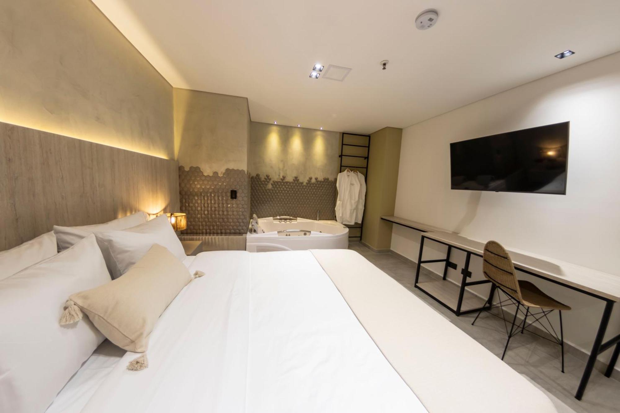 Sonata 44 Hotel Laureles Medellín Eksteriør billede